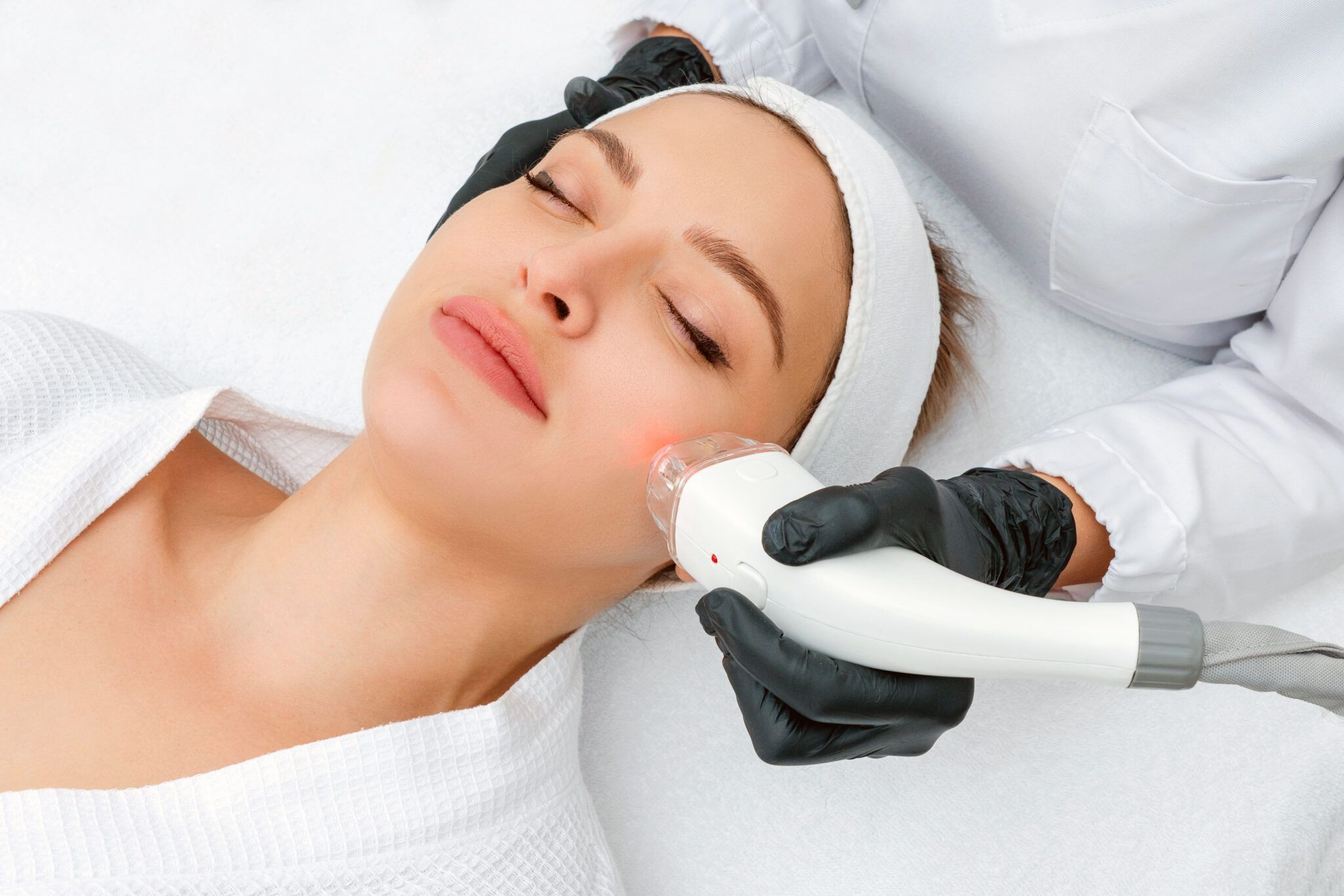The Facelift Without a Facelift: ClearLift Laser Treatment